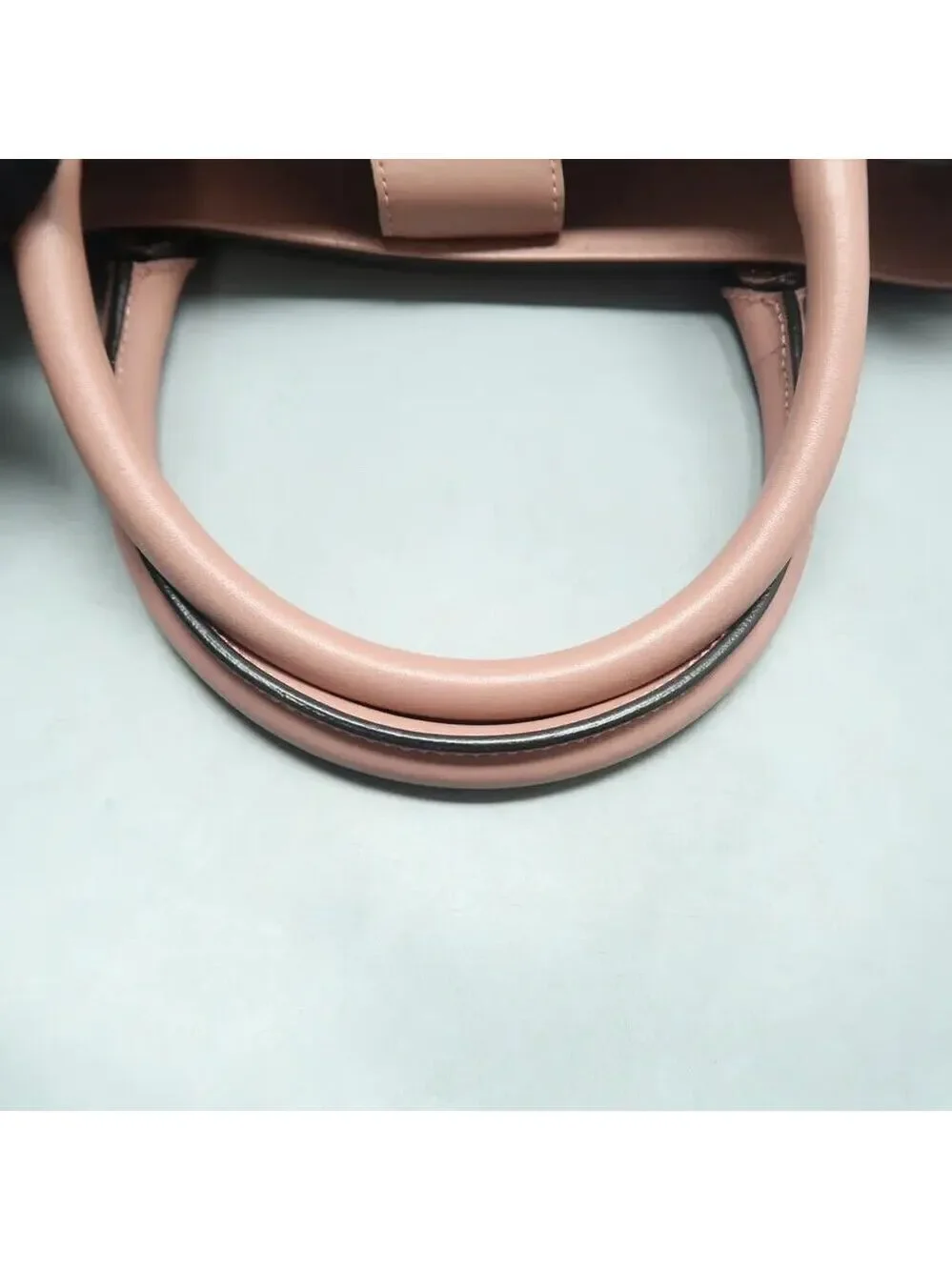GUCCI Pink Leather Satchel 674-021025